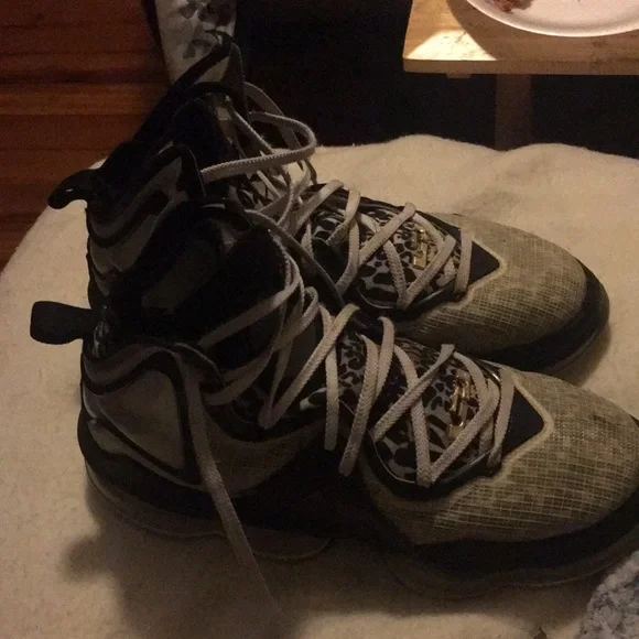 Nike | Shoes | Im Selling These Lebron 9 | Poshmark display picture 3
